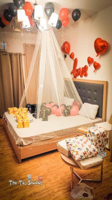 Top Luxury & Couple Friendly Stay Gp By Taj Suites & Studios #New Year Party & Stay Noida Exterior foto